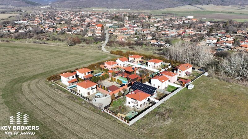 Енергийно ефективна къща с 3 спални, 2 бани, озеленен двор 308 кв.м. с джакузи и зона за барбекю, с.Гюльовца, обл.Бургас - Image 22