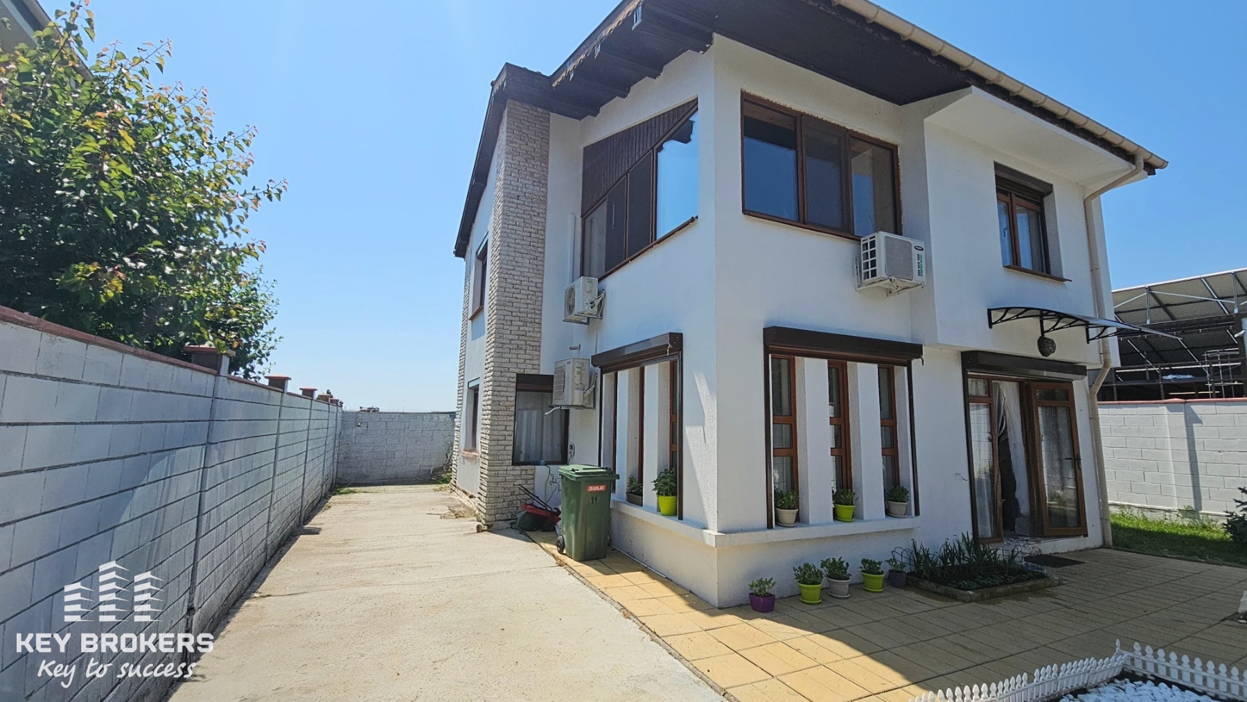 Самостоятелна къща с 3 спални, 2 бани и голям озеленен двор, с.Гюльовца, обл.Бургас - Image 22