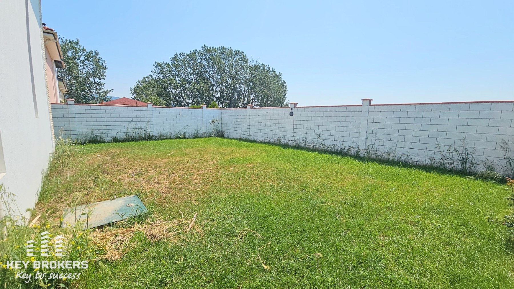 Самостоятелна къща с 3 спални, 2 бани и голям озеленен двор, с.Гюльовца, обл.Бургас - Image 23