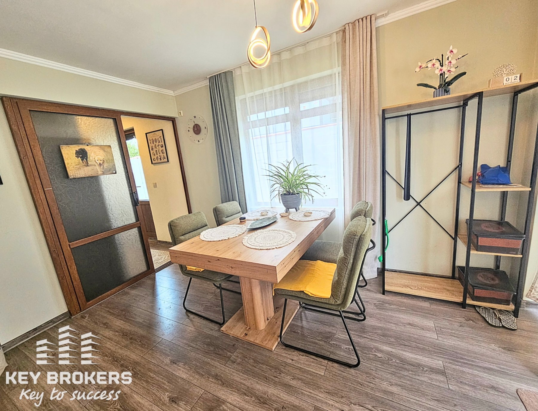 Самостоятелна къща с 3 спални, 2 бани и голям озеленен двор, с.Гюльовца, обл.Бургас - Image 2