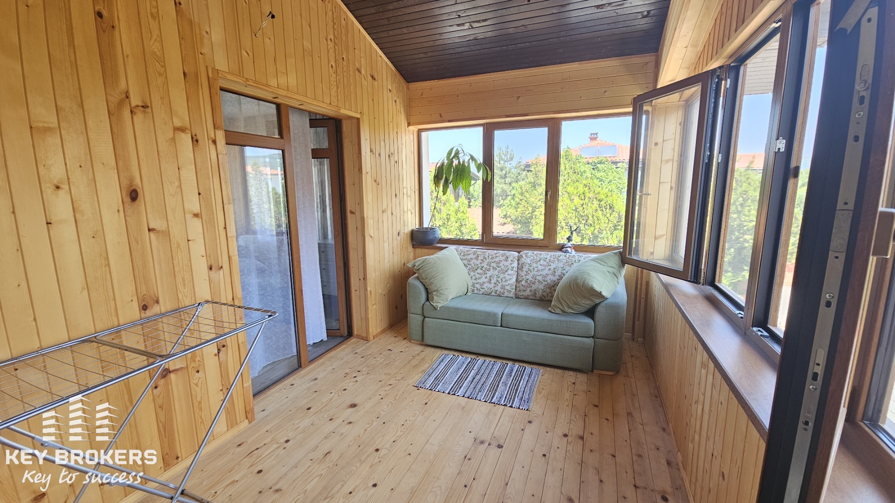 Самостоятелна къща с 3 спални, 2 бани и голям озеленен двор, с.Гюльовца, обл.Бургас - Image 20