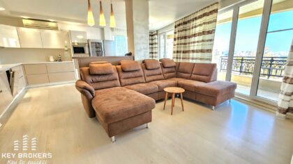 Обзаведен апартамент с една спалня, дрешник и две бани,подово отопление! Първа линия море! гр.Поморие