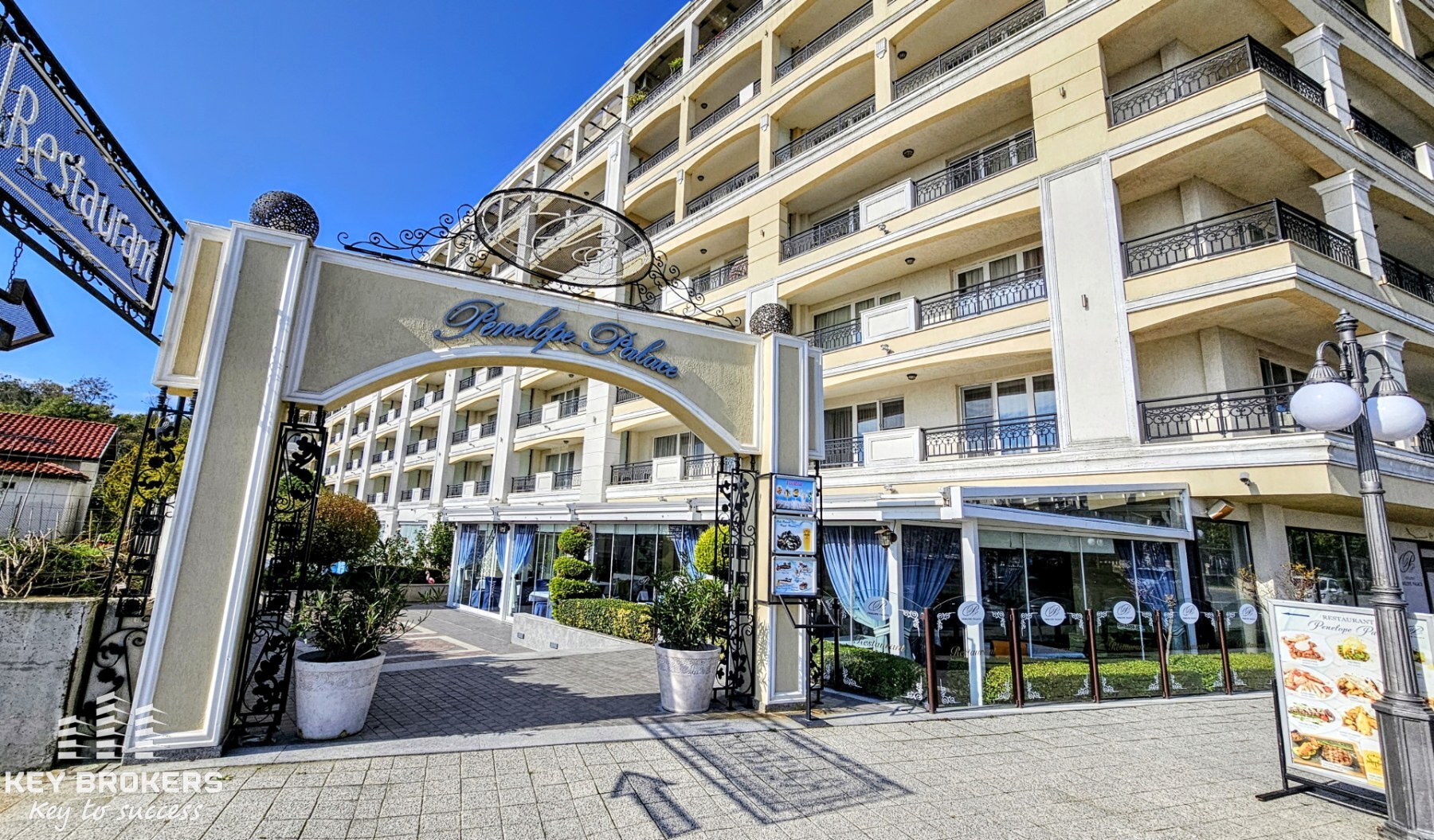 Уют и простор на първа линия море! гр.Поморие - Image 18