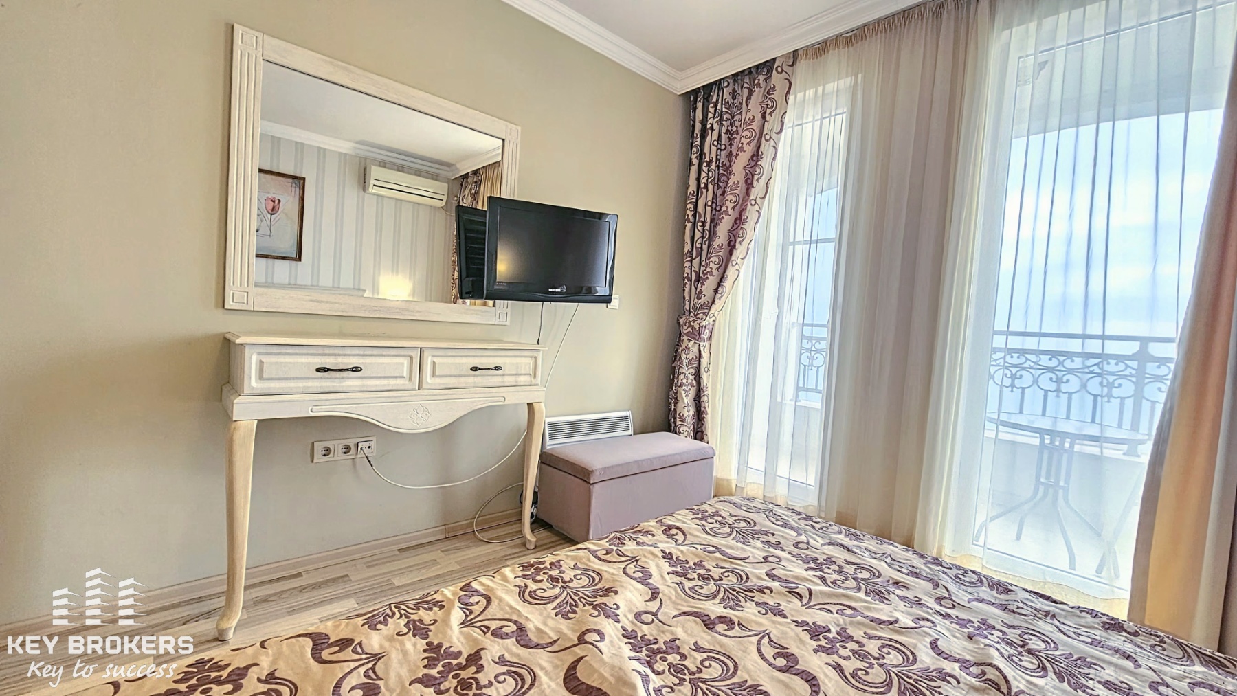 Уют и простор на първа линия море! гр.Поморие - Image 9